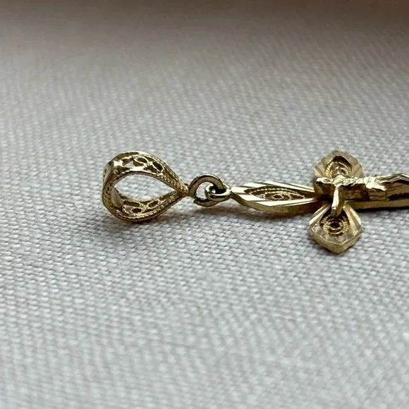 14k Gold Cross Pendant - Picture 6 of 6